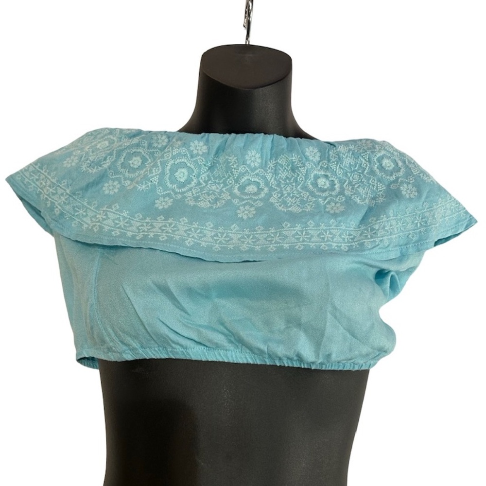Hollister Women's Blue Floral Embroidered Camisole Top Size Extra Small NWT